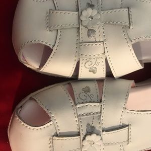 Stride rite girl white dress shoes